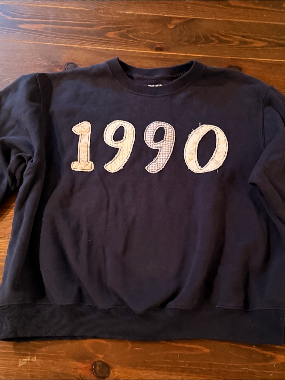 NWOT Hollister Navy Crewneck Sweatshirt with 1990 Appliqué